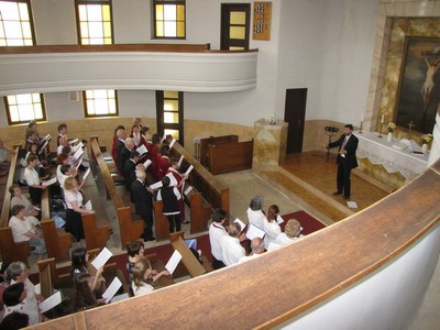 Énekkarok a kőbányai templomban - small