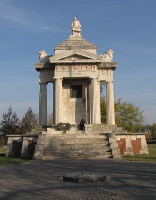 Az Árpád-emlékmű - small