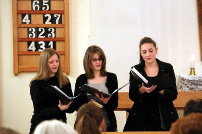 Takács Dóra, Juniki Anna, Viszkeleti Júlia - small